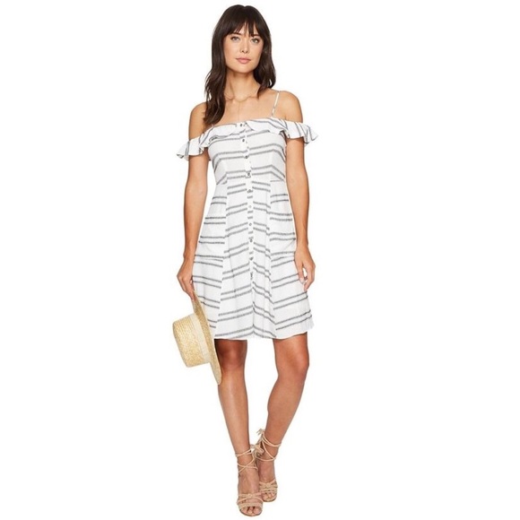 Astr Dresses & Skirts - ASTR ‘Ramona’ Striped Dress